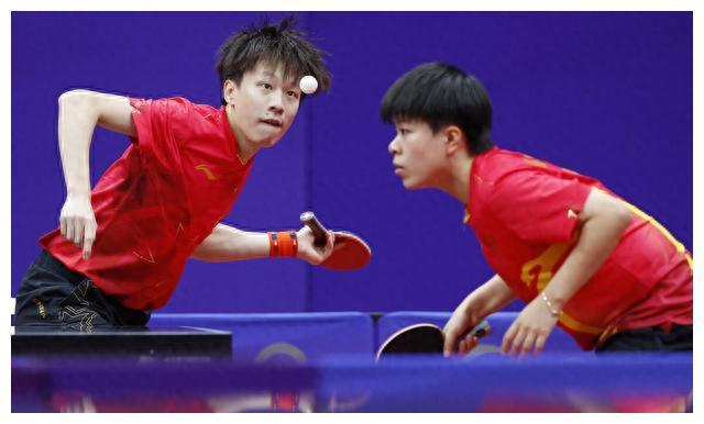 膝伤严重受 膝伤严重受